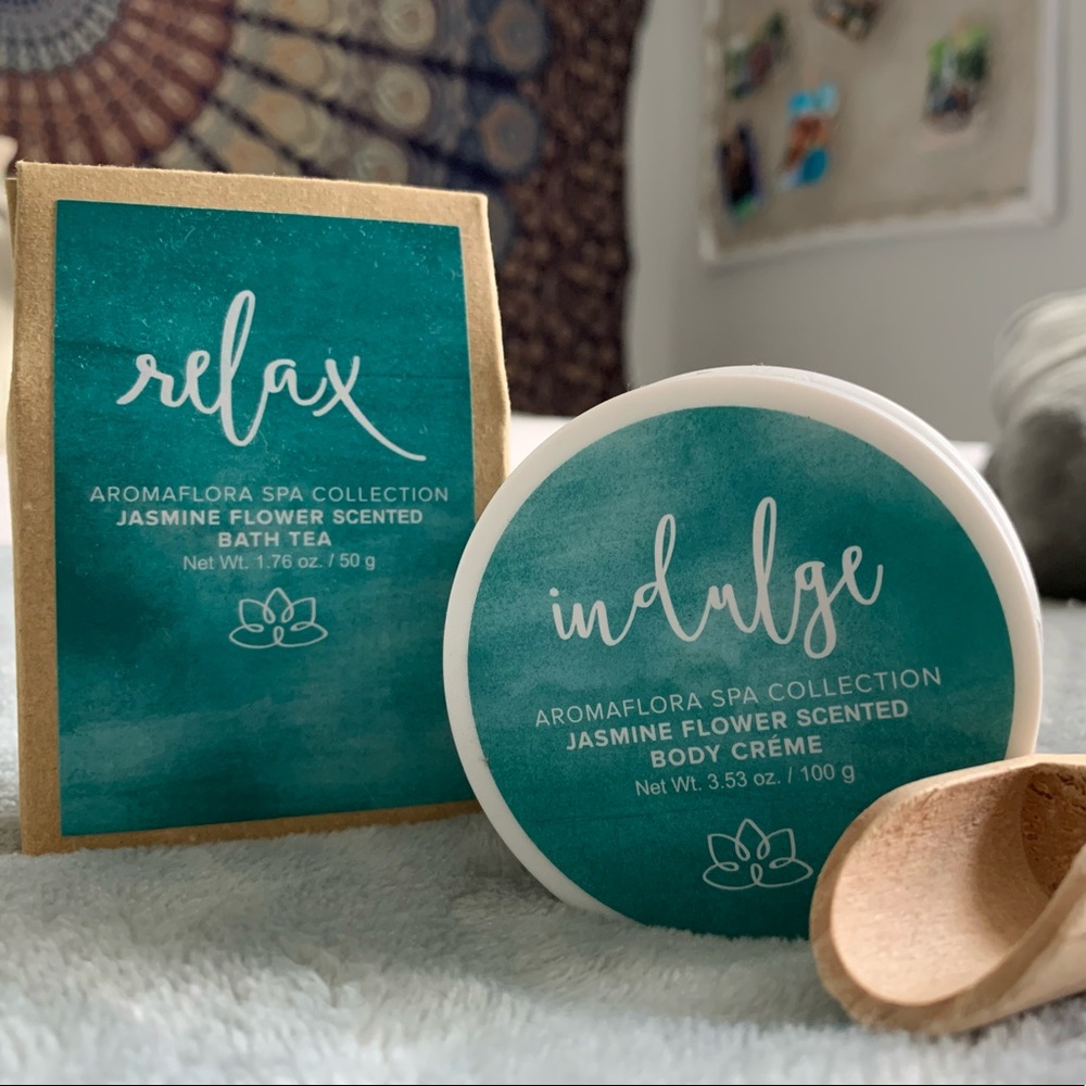 Bath tea and flower scented body cream.
